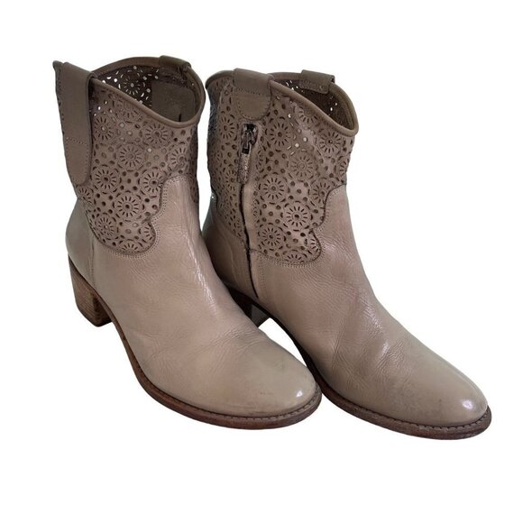 Via Maestra Vintage Womens Boots Size 39 Beige Perforated Leather Made In Italy - Picture 2 of 16